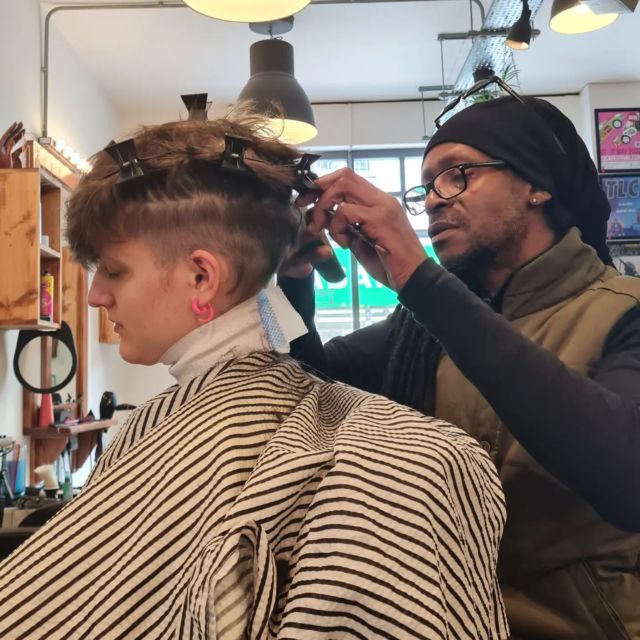 https://www.panddhaircutter.com/wp-content/uploads/sb-instagram-feed-images/281993250_1139607320137387_1767781673528747014_n.webpfull.jpg